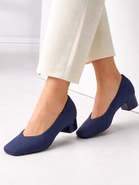 Women’s Navy Blue Knit Block Heel Pumps, 7.5